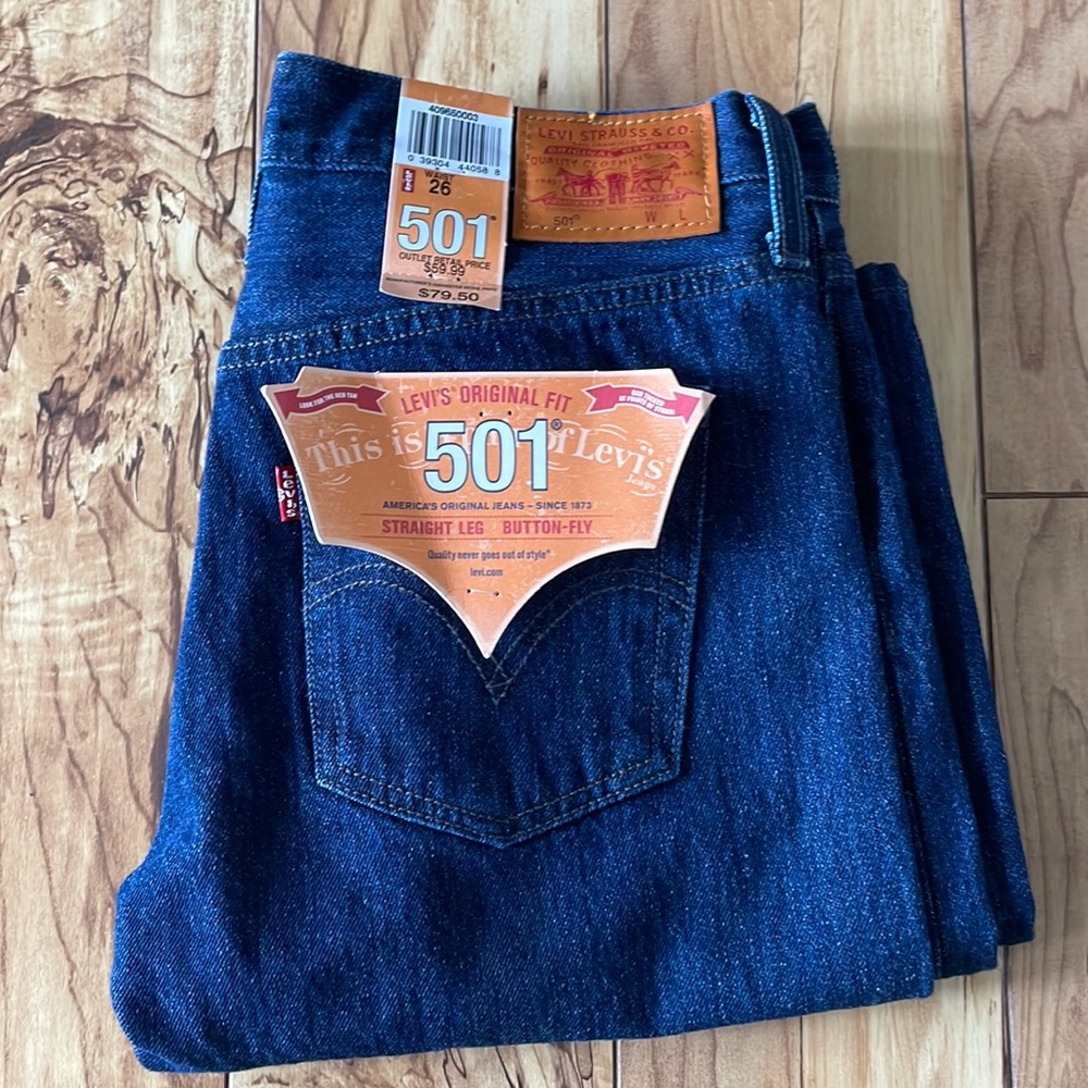 Levi's 501 Straight Leg Button Fly Boyfriend Jean NWT